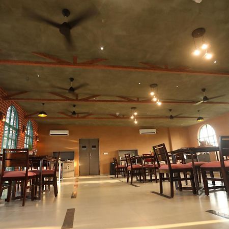 Chandan Kasturi Resort Dariāwad Extérieur photo
