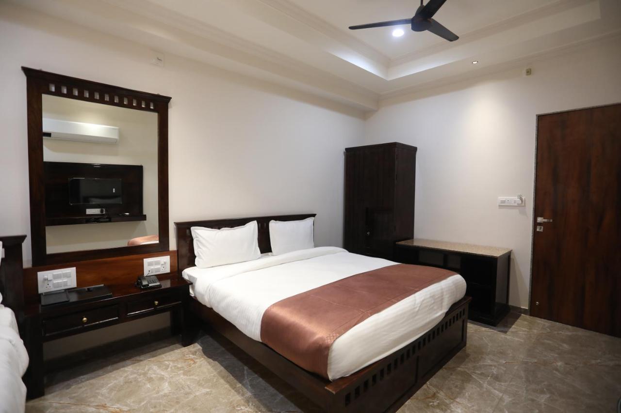 Chandan Kasturi Resort Dariāwad Extérieur photo